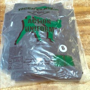 New Tiger Claw Action Uniform Sz 6